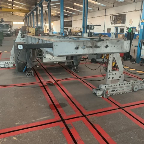Somos especialistas en vehículos industriales, ligeros y camiones.