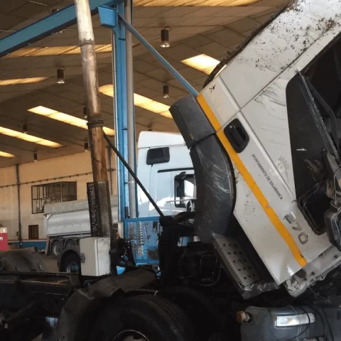 Taller de camiones en Zamora. Especialistas en suspensión de ballesta.